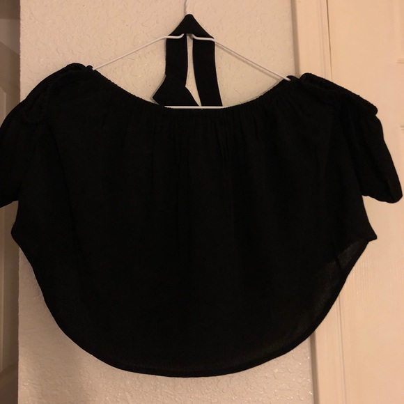 Black off the shoulder top with sewn-in choker - Picture 2 of 2